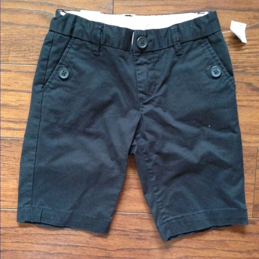 NWT Gap Bermuda shorts. Size 7